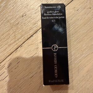 Giorgio Armani Luminous Silk Foundation NEW 4.75